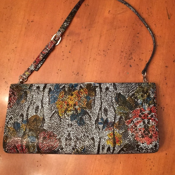 Lotus - Picture 2 of 8